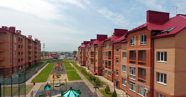 Покупателям квартир в ЖК «Новая Пальмира» бесплатно остеклят балконы - фото 1