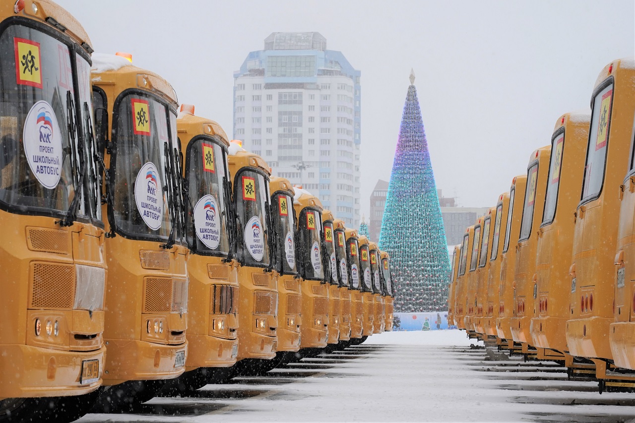 В школы Самарской области поступило 70 новых автобусов