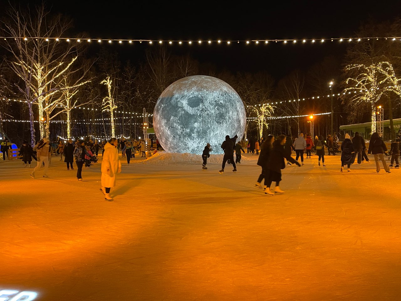 Новогодняя иллюминация и каток будут работать в нижегородском парке «Швейцария» всю зиму - фото 1